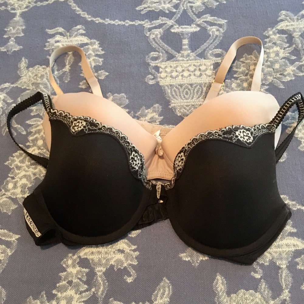 Set of 2 push up bras